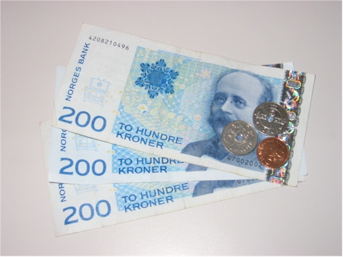 100 dollars
